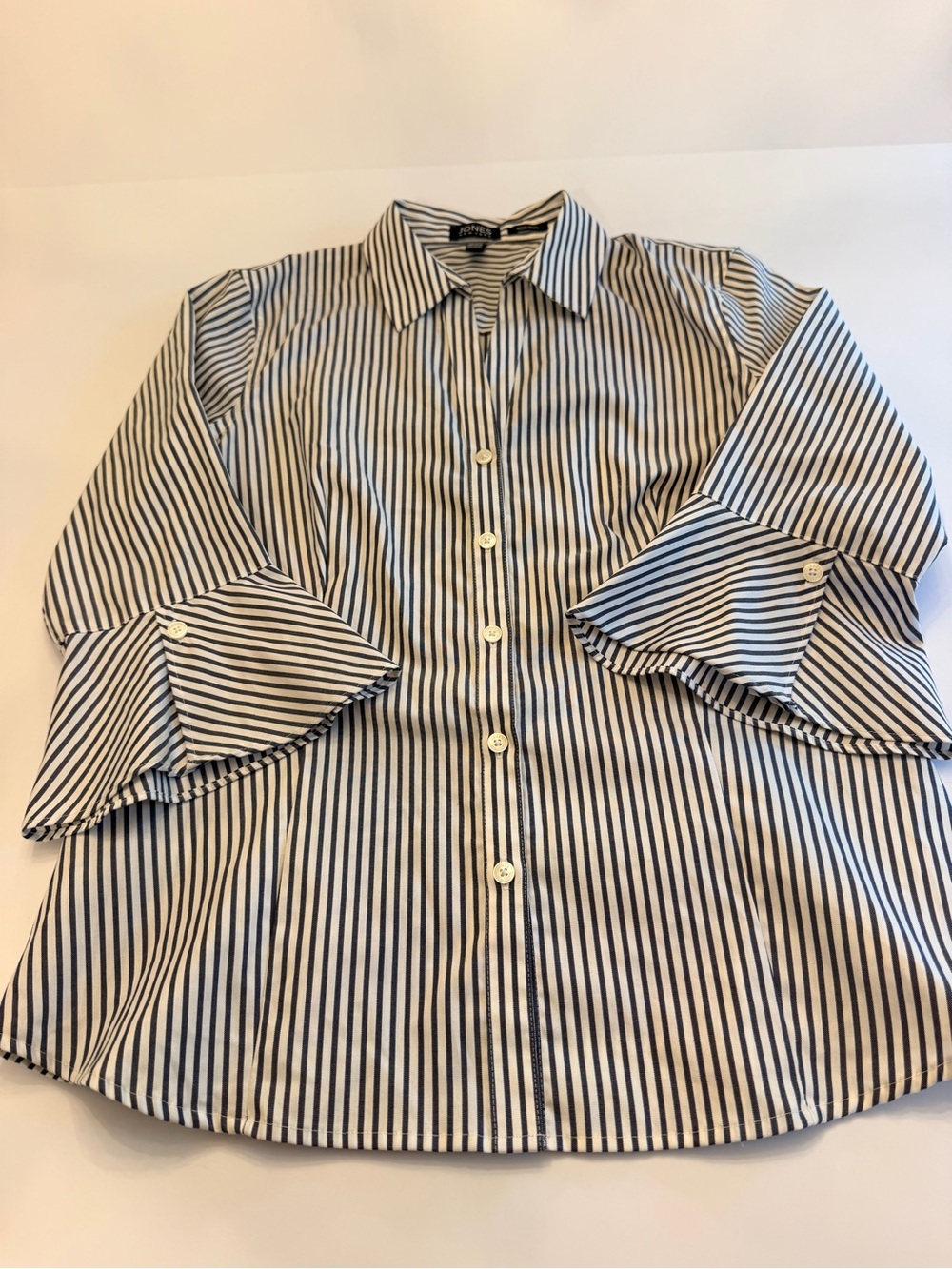 Jones New York Navy & White Striped Button-Down Shirt – Size M